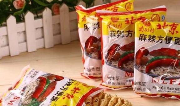 无花果|5种包装丑到“掉渣”的零食，第一个一块五一包，能吃一整天