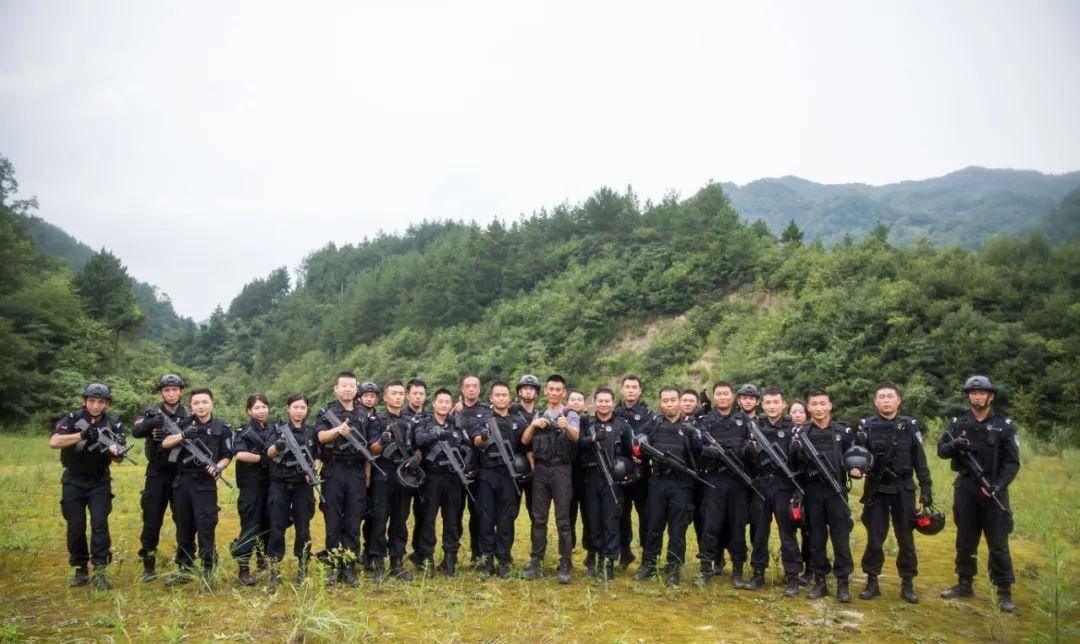 电影|汉中公安民警参演！电影《雷霆行动》定档8月12日！