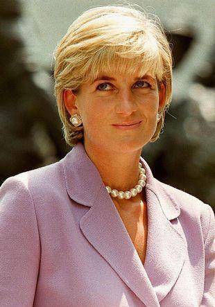 名字|小K带着电影《斯宾塞》接受采访,赞叹戴安娜的奇妙