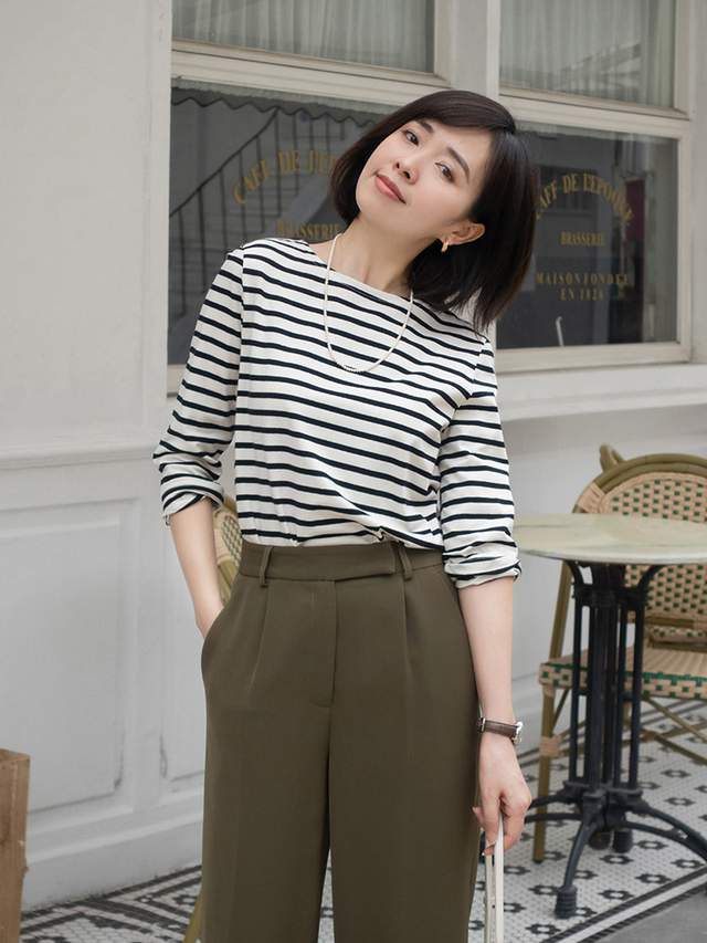 西裤|今年秋天“条纹衫”又火了,搭配上牛仔裤或直筒西裤,高级又洋气