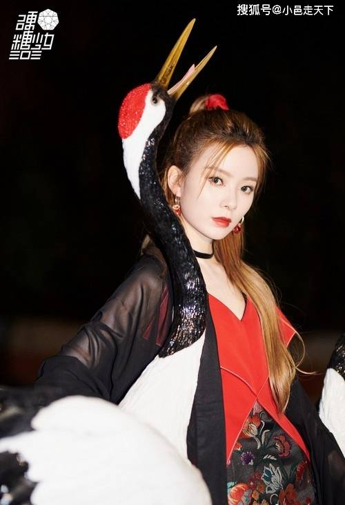 旗袍|硬糖少女旗袍大长腿写真