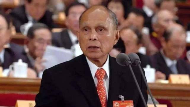 原创为何鸿燊扶灵的澳门大鼻到底是什么人刘銮雄为了他而不敢出现