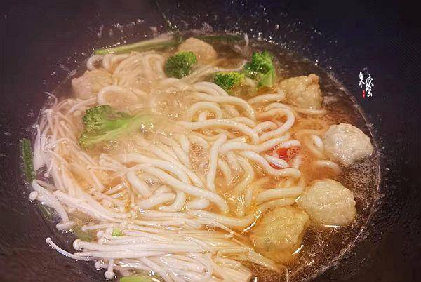 暖胃|天冷，来一份这早餐，汤菜主食皆有，暖胃营养，10分钟可备好上桌