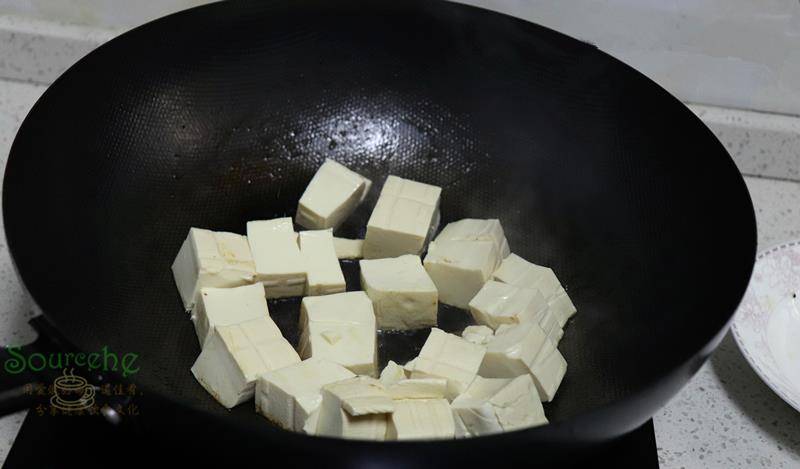 炖豆腐汤放什么调料 1575fc9ad5584a0d8d537ad806d0e6d7.jpeg