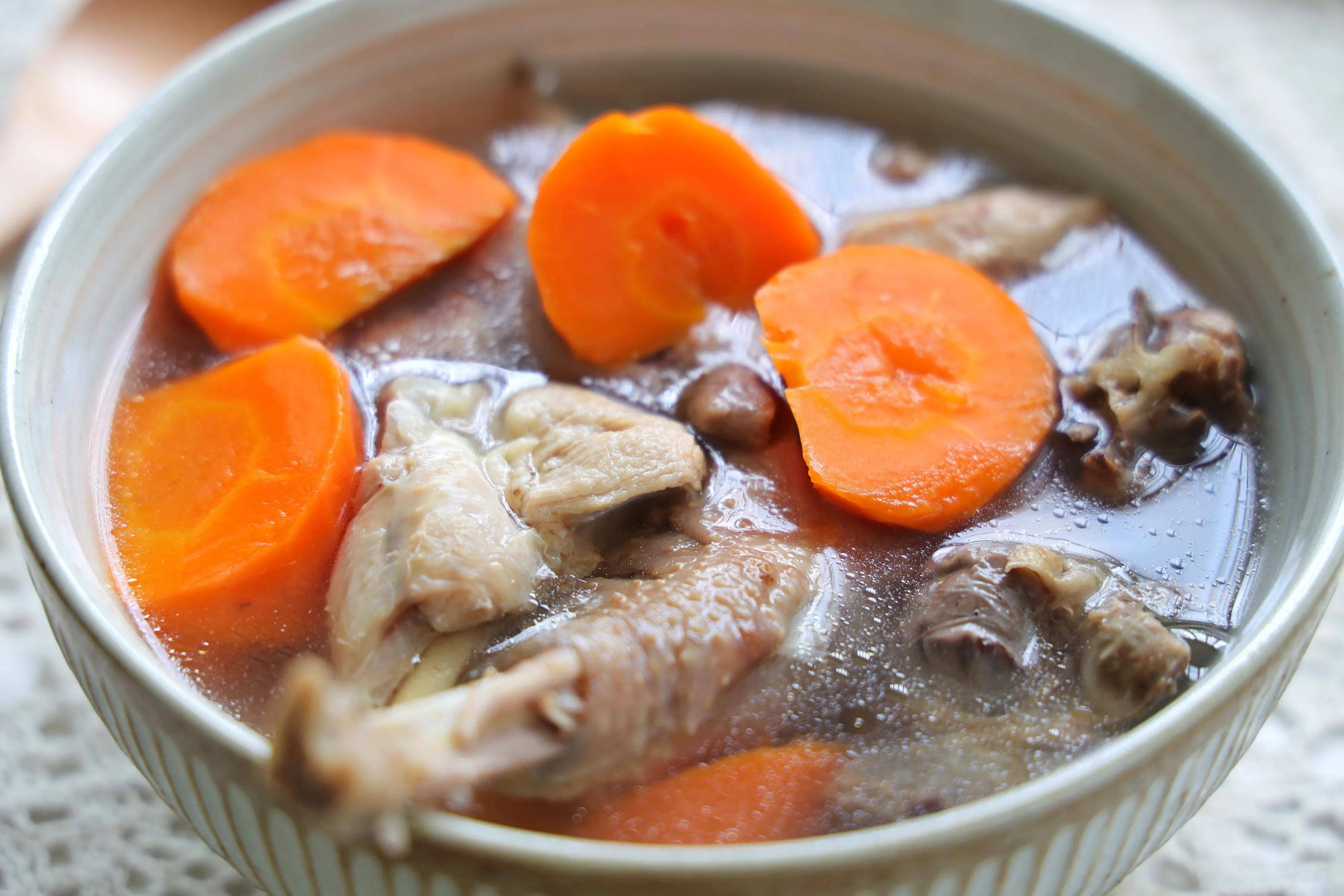 深秋了,我家常给孩子喝这碗老鸭汤,营养好喝不上火,赶紧做起来