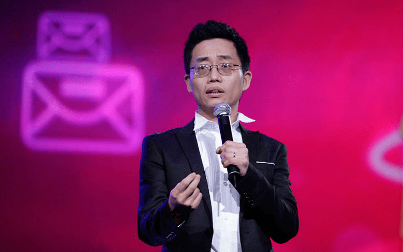 生化博士黄西退出脱口秀大会惹争议他真被神话了吗