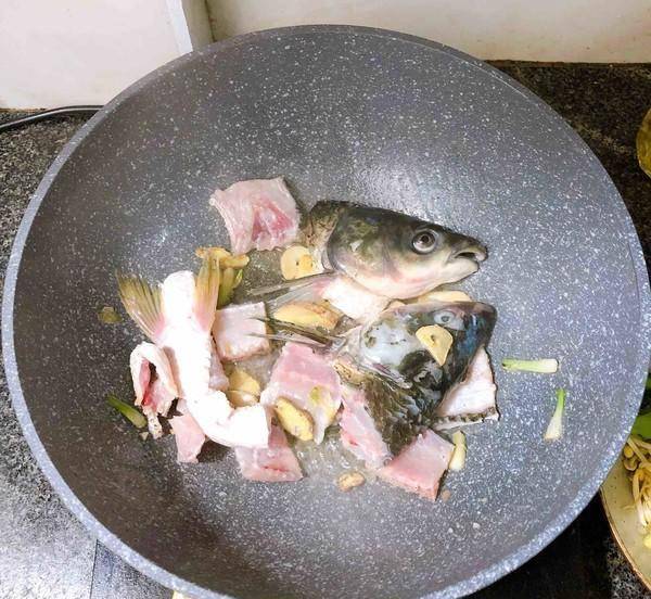 煮羊肉最简单的视频 ef884542d8c848f8a754212f0dda86eb.jpeg