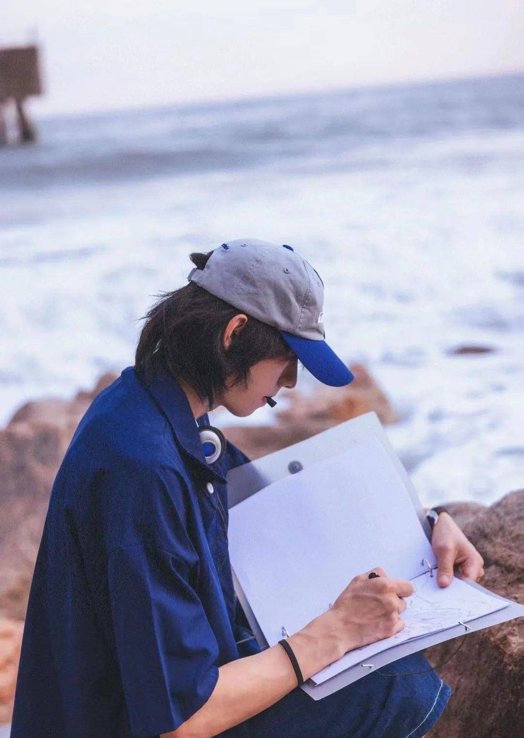 小嘉|22岁少年,拥有勾魂眼夺命腰,从精神小伙逆袭成漫画男只要3个月?