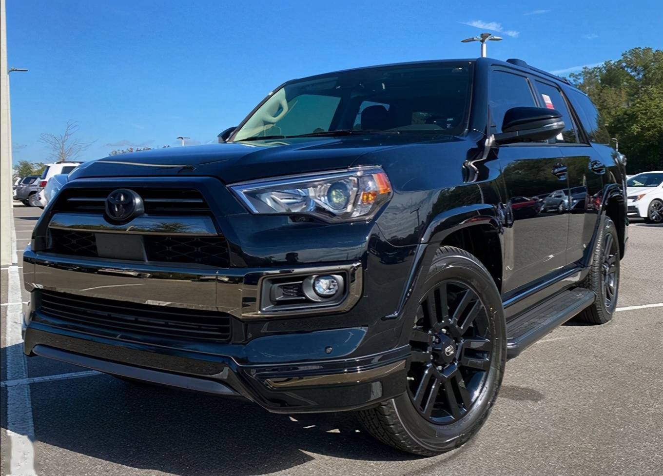 但是人家其实是丰田基于普拉多平台在北美开发的姊妹车型4runner.