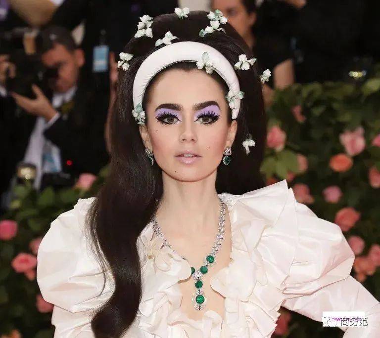 Collins|32岁“白雪公主”结婚，穿Ralph Lauren婚纱太唯美！