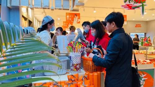 Mall|万家灯火点亮北京城，来伊份战略消费市场再升级