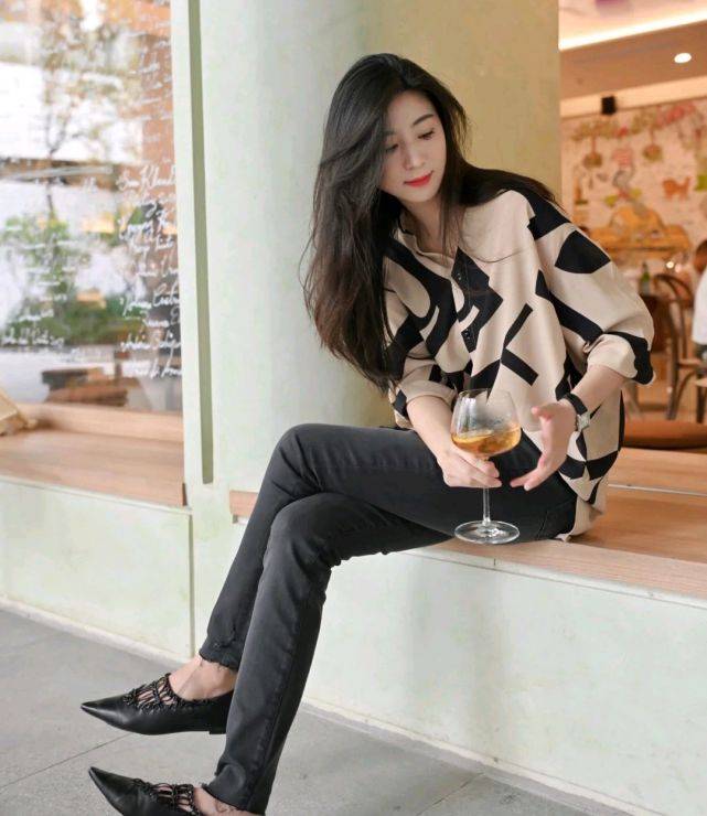 那会|秋装穿搭可以简简单单，但想要穿出高级感，就要懂得穿搭技巧