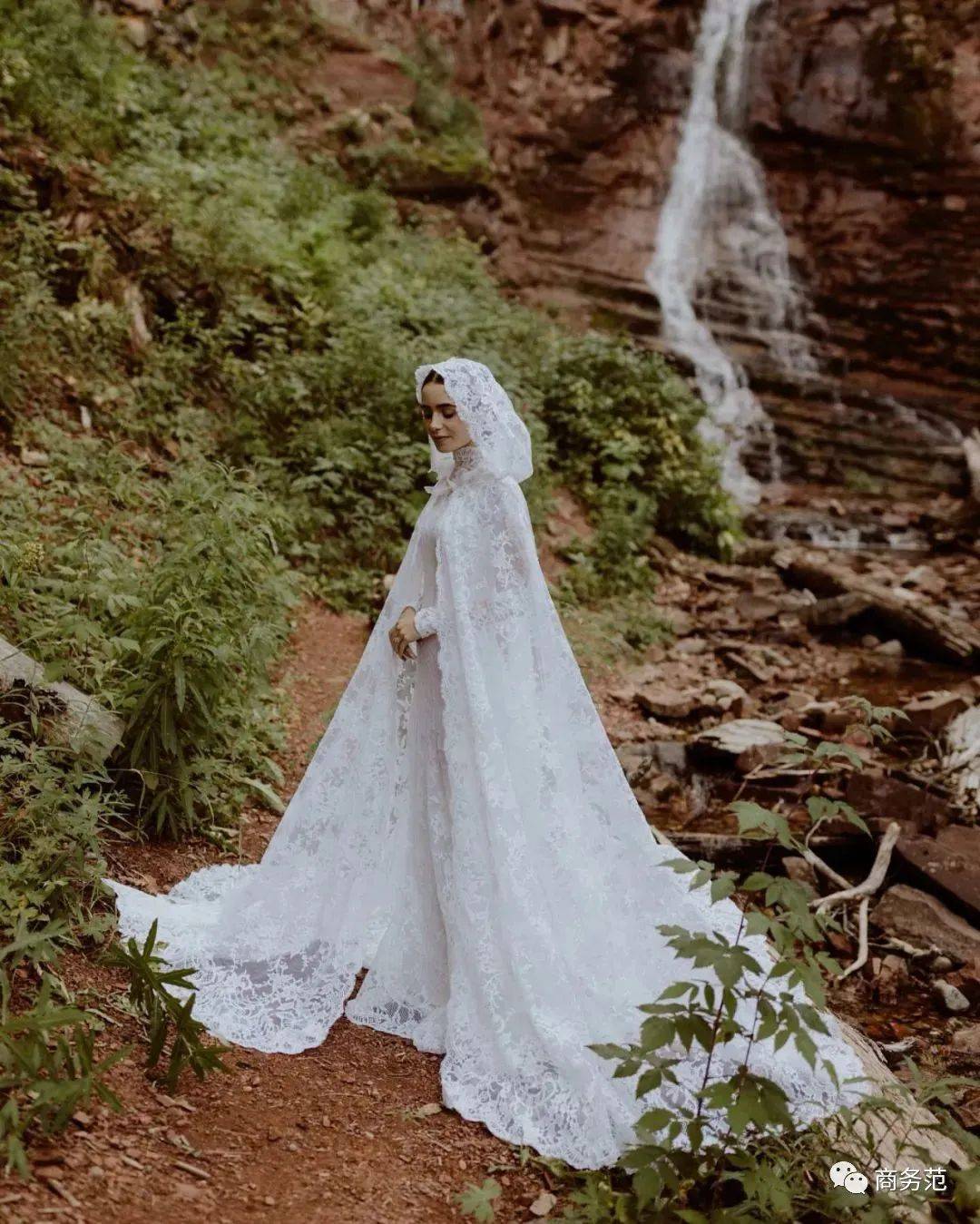 Collins|32岁“白雪公主”结婚，穿Ralph Lauren婚纱太唯美！
