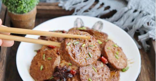 如何做红烧肉炖干豆腐 a00fe46c2f8949549c2a839dd24de3a2.jpeg