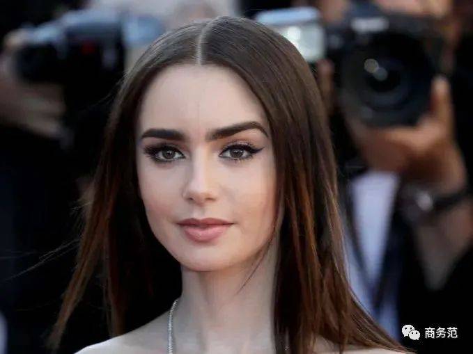 Collins|32岁“白雪公主”结婚，穿Ralph Lauren婚纱太唯美！