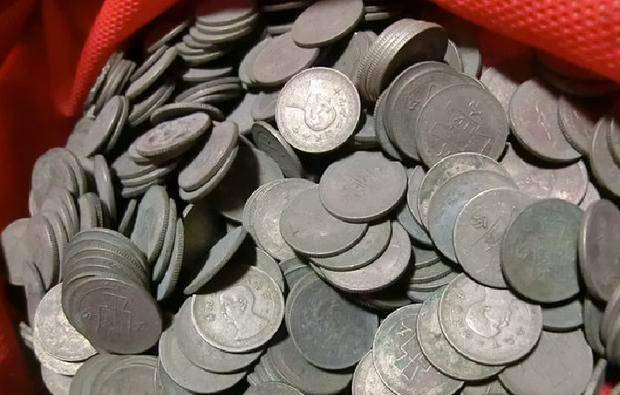 原创兄妹工地施工意外发现2吨银元专家可能是马步芳表弟留下的