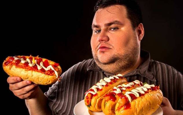 葡萄糖|被“糖尿病”盯上的人，会频繁出现这3个症状，这2类食物需要忌口