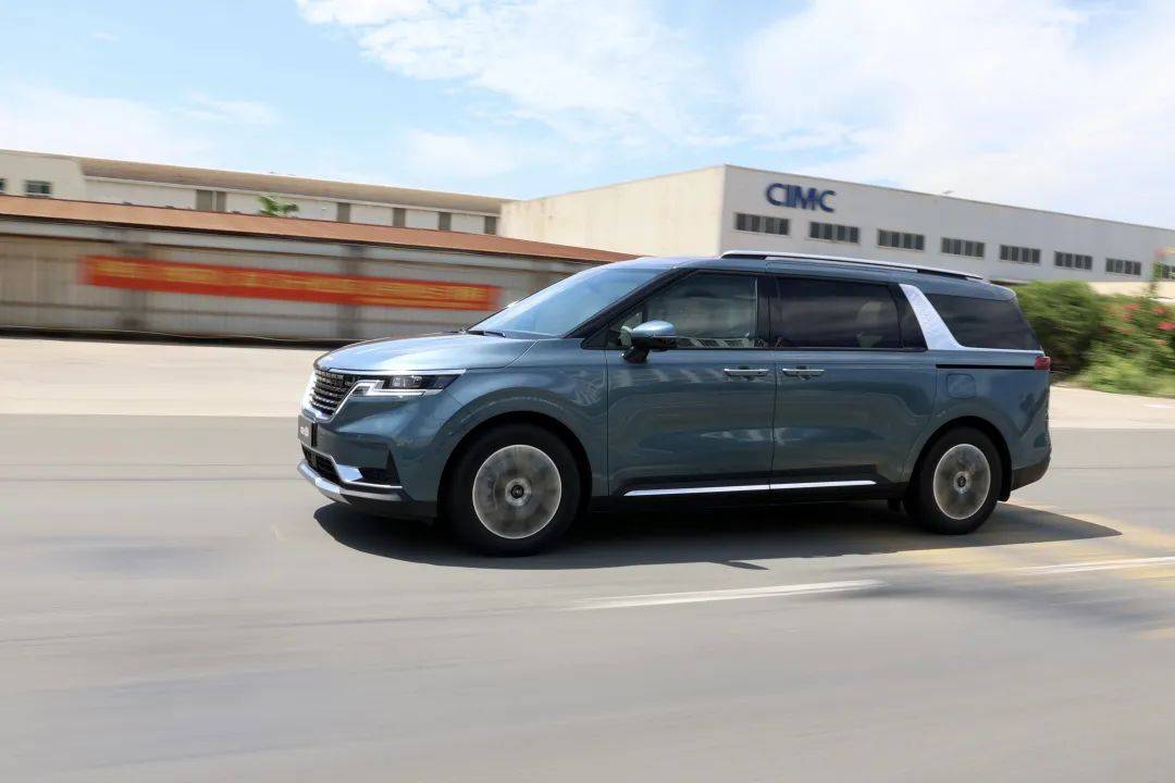 智开箱丨全尺寸mpv潜力股试驾东风悦达起亚第四代嘉华