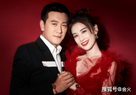 时间|38岁黄圣依动感打碟！穿蕾丝裙戴墨镜好酷炫，汤勺扣在耳朵太霸气