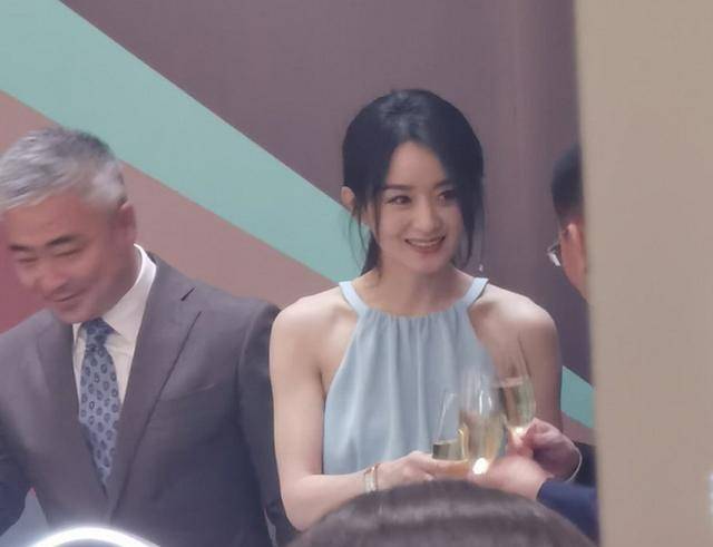 写真照|赵丽颖生娃后“二次发育”，写真照像18岁少女，网友：羡慕