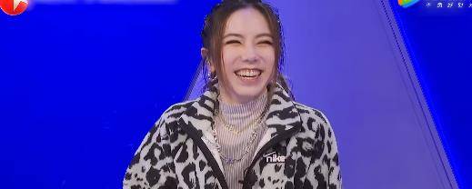 前辈|邓紫棋搭档李玟,导师组合堪比王炸,陈小春反问:邓紫棋是新人?