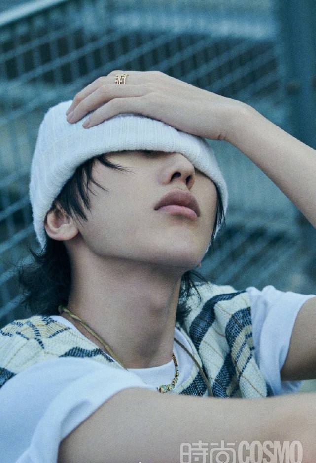 作为一个|蔡徐坤全新杂志曝光，首次挑战硬汉风格，这个风格hold住了吗