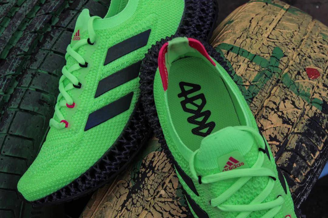 科技|adidas4D跑鞋性能出众，带来更多“推进力”