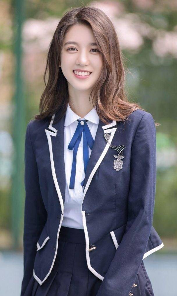 小豹|慧雯松韵李凯馨，谁是最美“包子脸”？