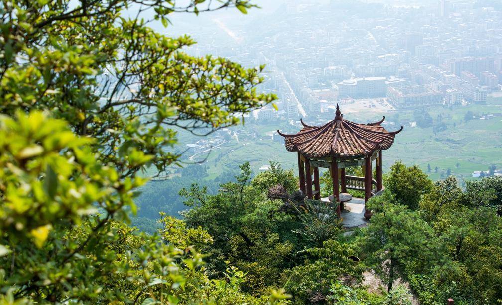 贵州人和云南人都说自己的省份景美空气好，你怎么看？