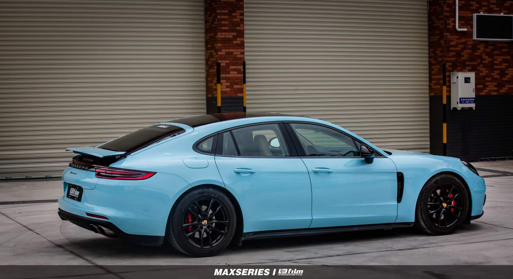 保时捷帕拉梅拉全车贴膜lb改色膜海风蓝