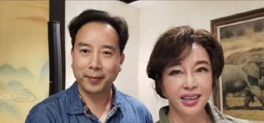 鼻子|金巧巧的鼻子，孙菲菲的脸，老牌女星不服老之下，谁丢了自然美？