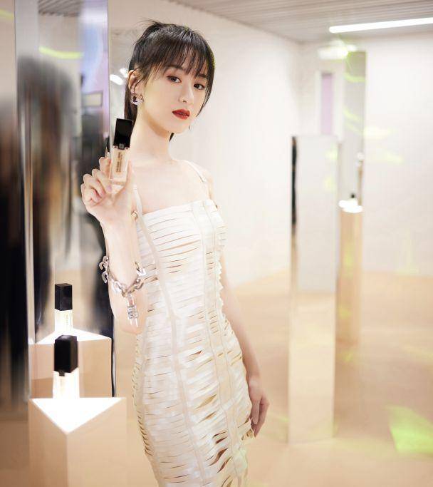 小豹|慧雯松韵李凯馨，谁是最美“包子脸”？