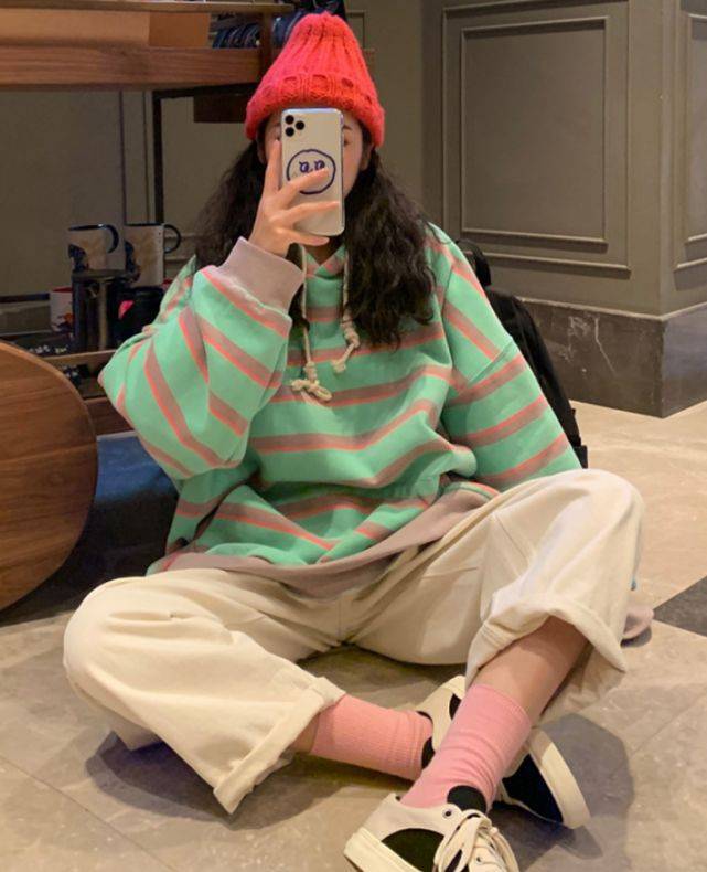 身材|微胖女生学学这样穿，显瘦又时髦