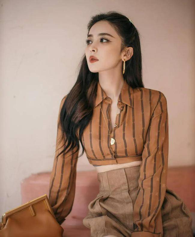 荣得|古力娜扎欧美风写真,干练同时不失气质,网友高喊娜扎永远的女神