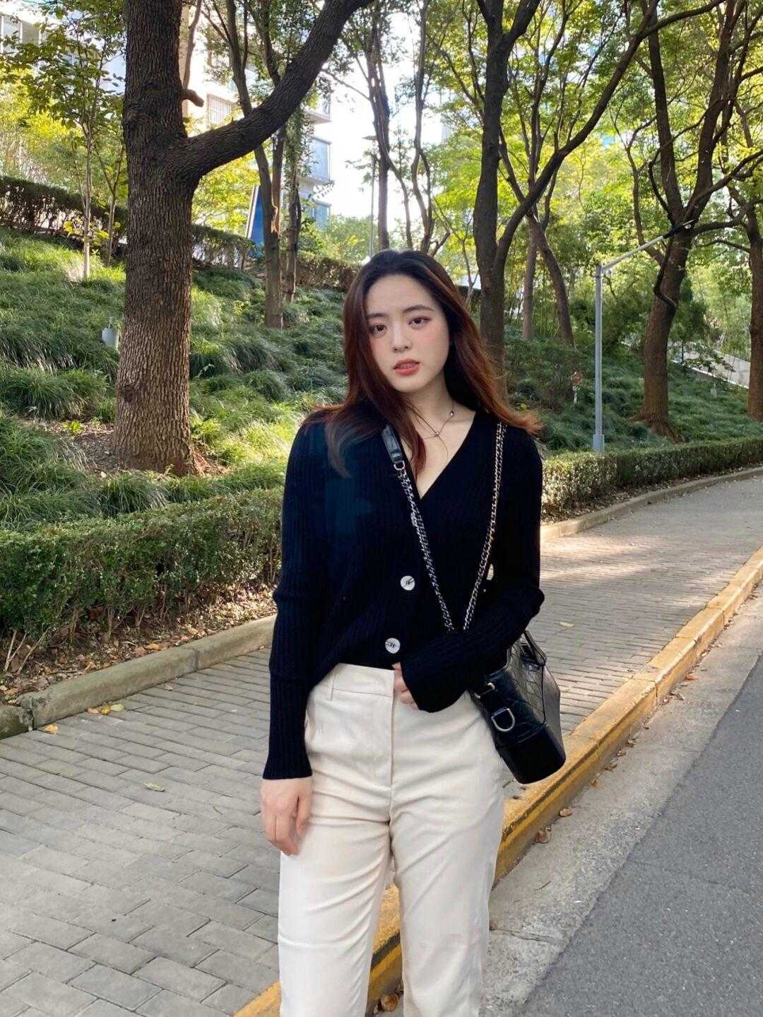 显得|秋天穿搭没头绪？这几款“裤子”时髦百搭不挑人，遮肉显瘦又洋气
