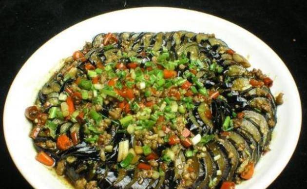 葱花|精选美食：鲫鱼炖豆腐、油麦菜炒豆豉鱼、蟠龙茄子、素什锦的做法