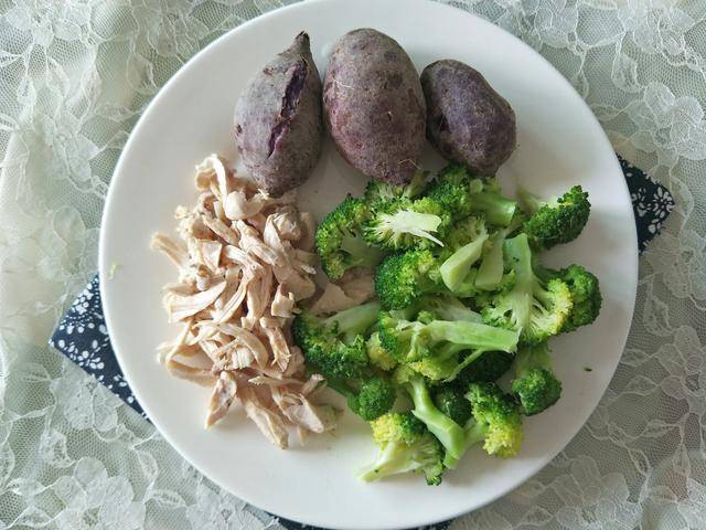 食谱|球球妈从140斤瘦到110斤,吃减肥餐继续瘦,目标体重95斤