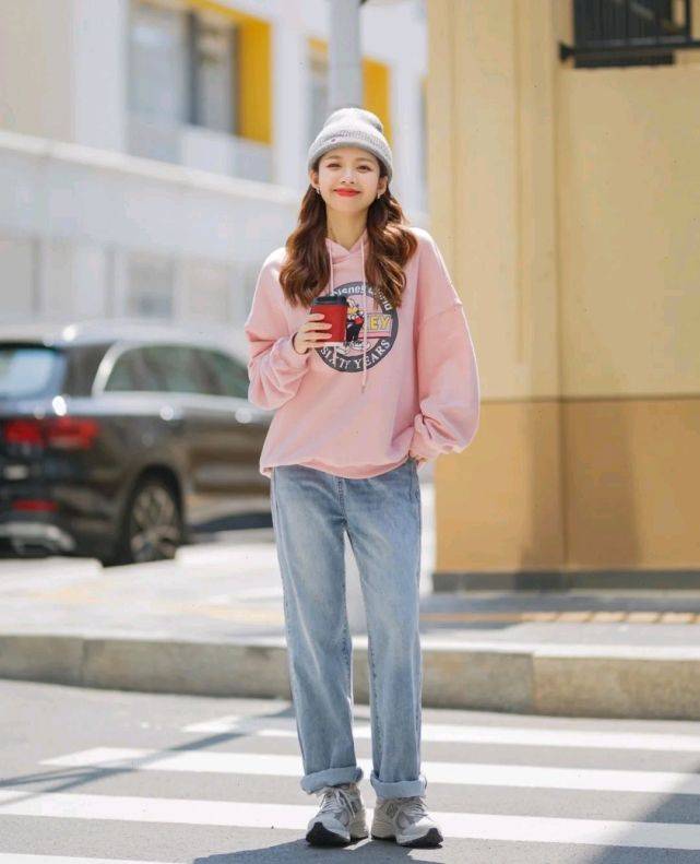 黑色|简洁大方的秋装是首选，简单又好穿，舒适感满分