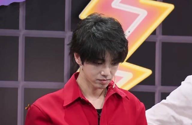 舞台|华晨宇上台叫嚣，唱的歌曲名字引热议：终于光明正大开始秀恩爱