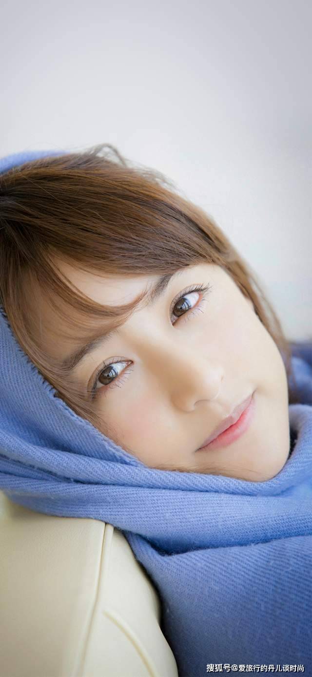 颜色|美女模特的时尚穿搭,5种颜色搭配搞定,您也能做得到呢