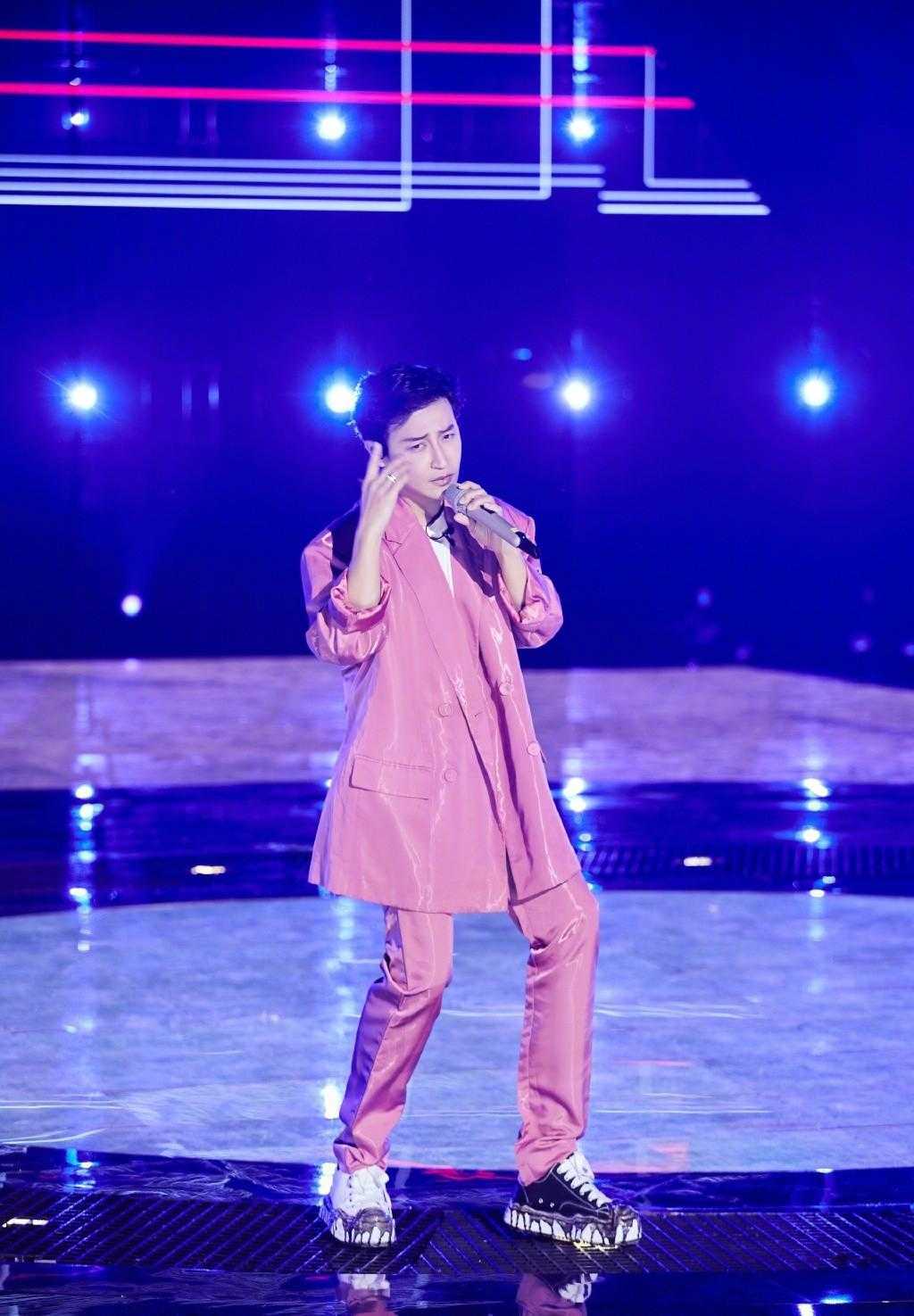 通身|陈志朋暴瘦20斤帅爆了，穿粉色西装像90后，油腻大叔变小鲜肉