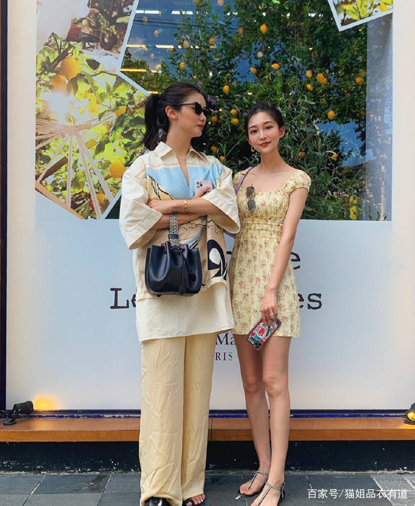 亮点|德云社烧饼老婆晒照，“网红脸”配大T恤挺甜美，看着不像俩娃妈