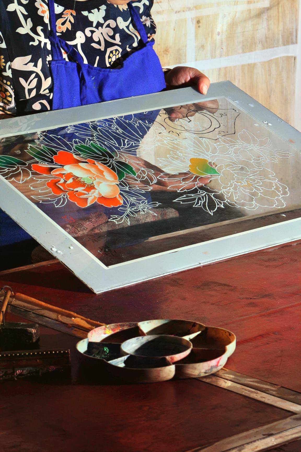 黄武兴安玻璃镜画制作技艺传承人杨蕾