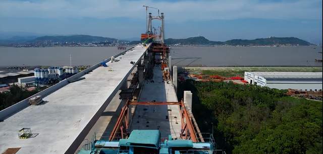 超级工程 两桥合建 高速国道二合一 大桥刷新多项世界纪录 北口