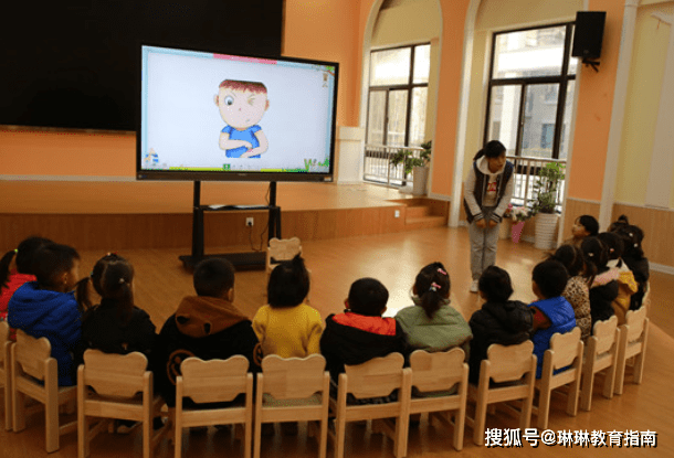 家长|幼儿园放学开始延时？离园时间不能早于17:30，解决父母接送问题