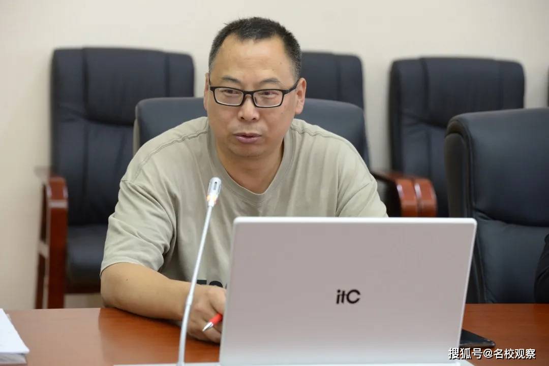 双流中学英语教研组组长余晓冬讲话最后,课题组全体成员在之前研究的