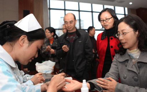 降低|35岁女子身患糖尿病，两个月转为肾衰竭，医生无奈：“绿豆汤”怎能常喝