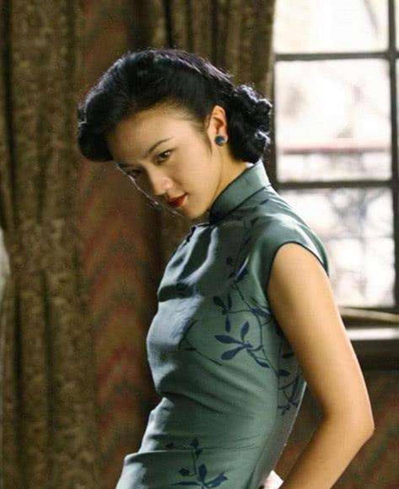 丝绸|风格解析：为什么汤唯穿棉麻显高级，穿亮光丝绸反而显低俗？