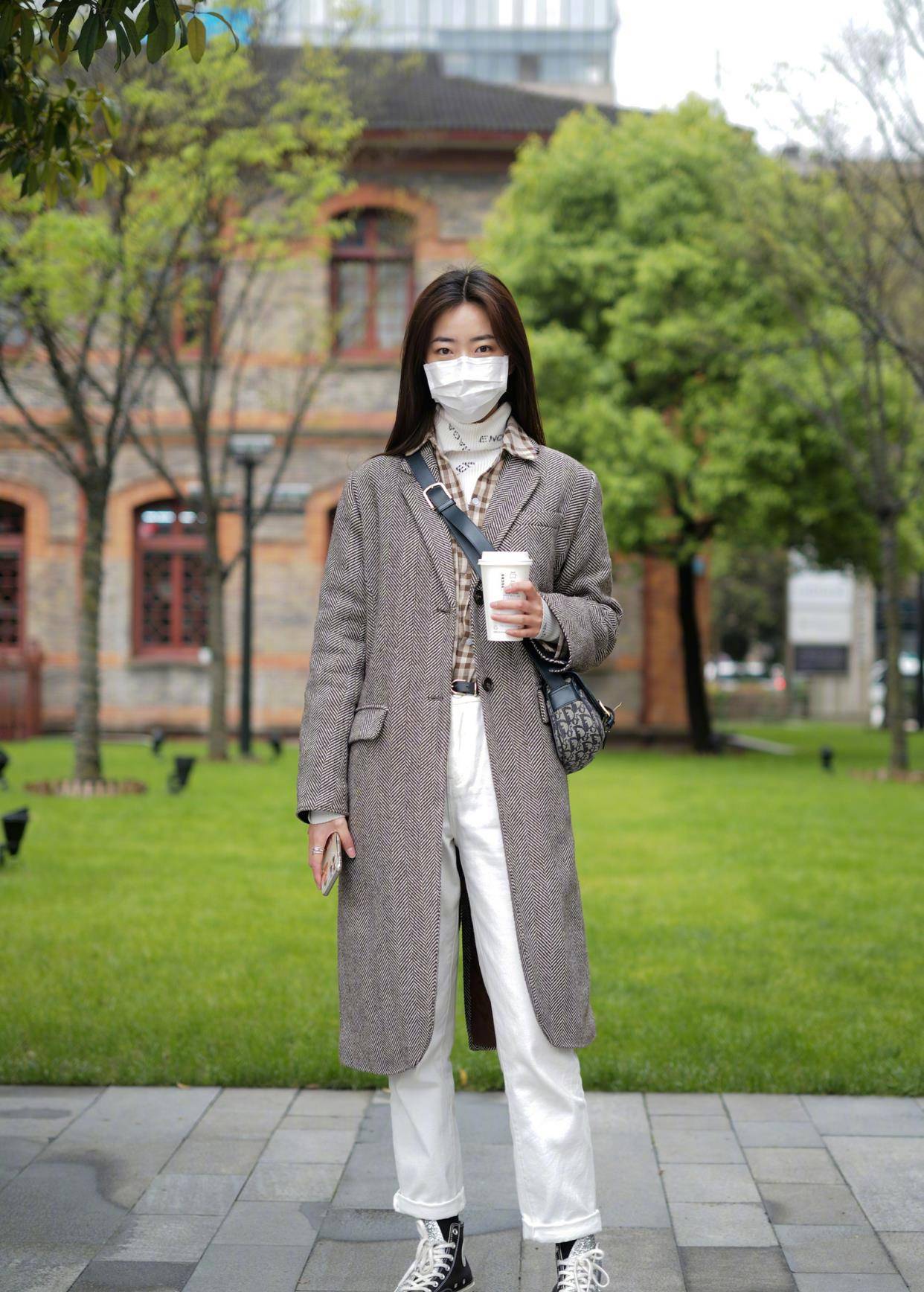 部位|打底裤失宠了，突然火起来的“休闲阔腿裤”，百搭显高，潮人都爱