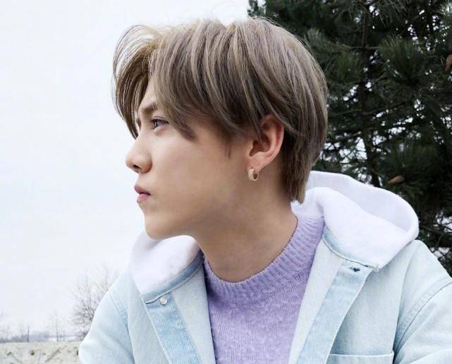 沙溢|沙溢被质疑系错了扣子，幸好同款衬衫被翻出，鹿晗也有过同样经历